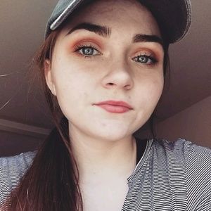 Meet your Posher, Abbigail